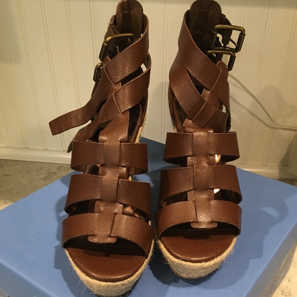 Wedges - Simply Vera